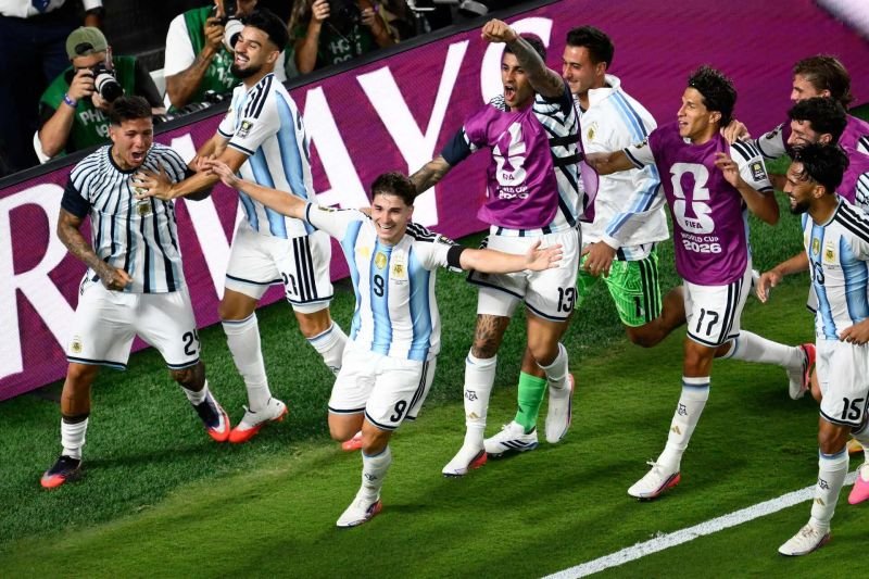 Argentina Defeat Switzerland 3-1, Set Up England Semifinal Clash 